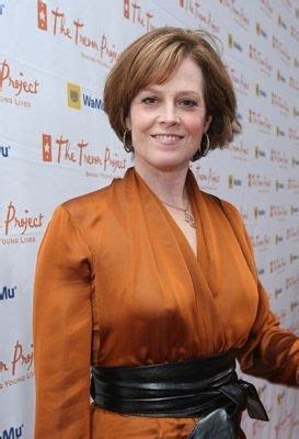 sigourney weaver boobs|15 Mature Actresses Who Went Bare On Screen